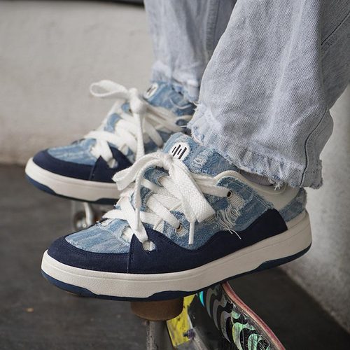 顽刻牛仔蓝拼接低帮冷粘面包鞋