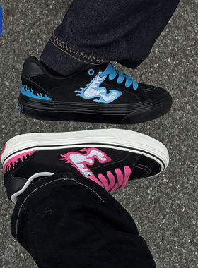 顽刻ollieskate黑粉/蓝火焰配色冬季校园风W系列男女国潮滑板鞋