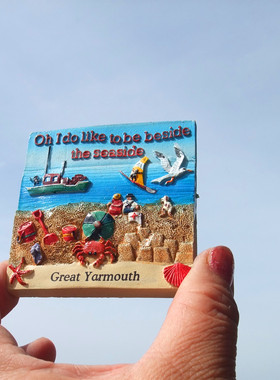 英国当地购买冰箱贴 大雅茅斯 great yarmouth 美丽的海滩
