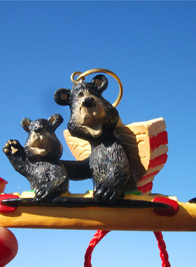 加拿大当地摆件黑熊划船可爱