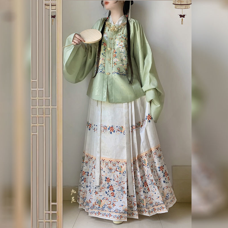 原创明制汉服女套装【白泽】提花方领补服短袄琵琶袖马面裙秋冬款
