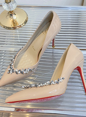 黑色高跟鞋女2026新款V口链条水钻细跟尖头气质法式红底宴会单鞋