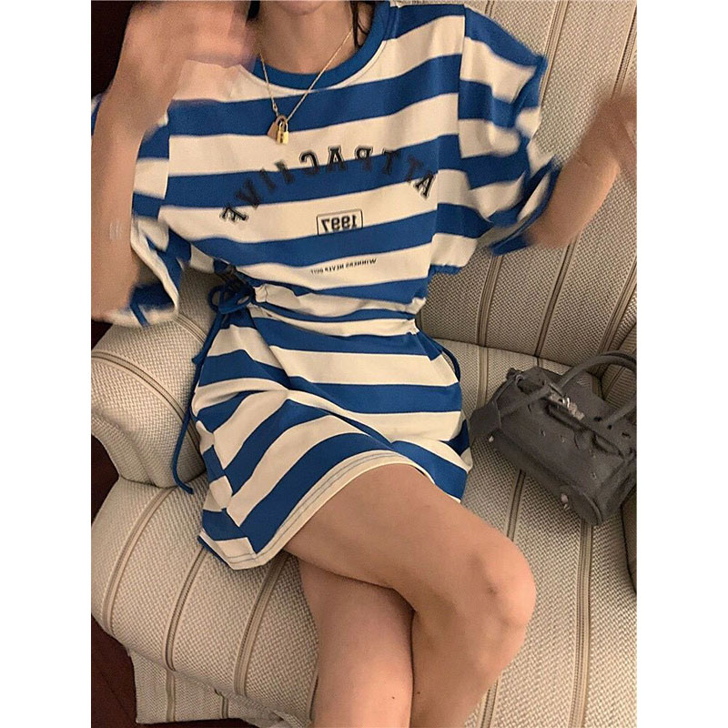 틈새 디자인 기질 허리 없는 원피스 여름 허리 슬림 패셔너블한 만능 스트라이프 스커트 트렌드