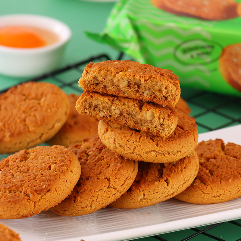 俄罗斯进口燕麦曲奇饼干榛子蜂蜜巧克力夹心榛子花生莱纳牌