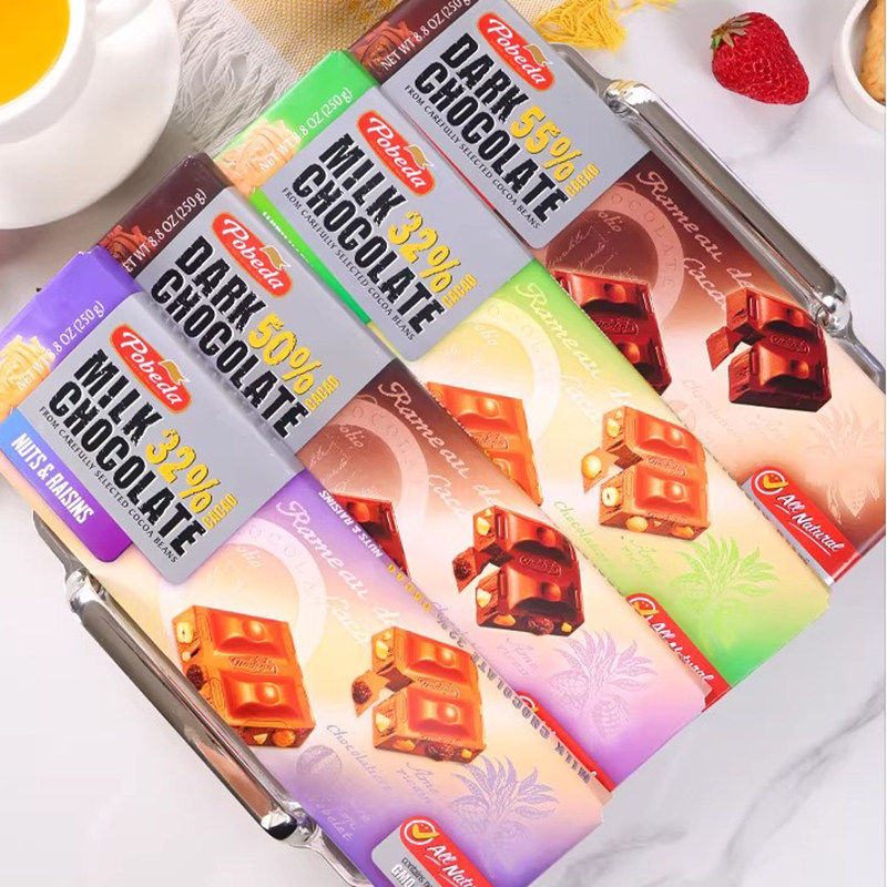 大板俄罗斯原装进口胜利纯可可脂榛仁葡萄干夹心黑巧克力健身零食