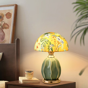 复古陶瓷台灯卧室床头灯布艺花卉图案灯罩LED装饰台灯书房中古风