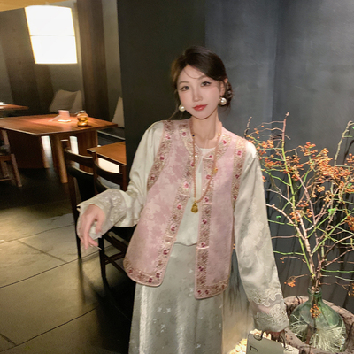 果果家 新中式国风重工刺绣马甲女春季新款衬衫半身裙三件套套装