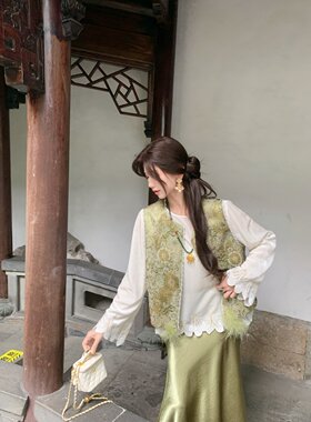 果果家   新中式2026秋刺绣钉珠马甲女拼接毛毛坎肩减龄无袖上衣