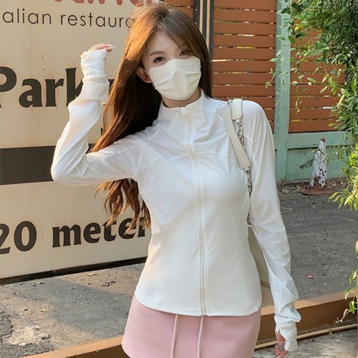 白色速干衣女款2026新款防紫外线瑜伽服立领修身外套防晒衣