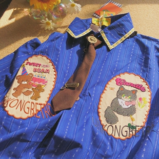 Daiwing 夏季卡通翻领短袖衬衫男女通用宽松刺绣领带学院情侣上衣