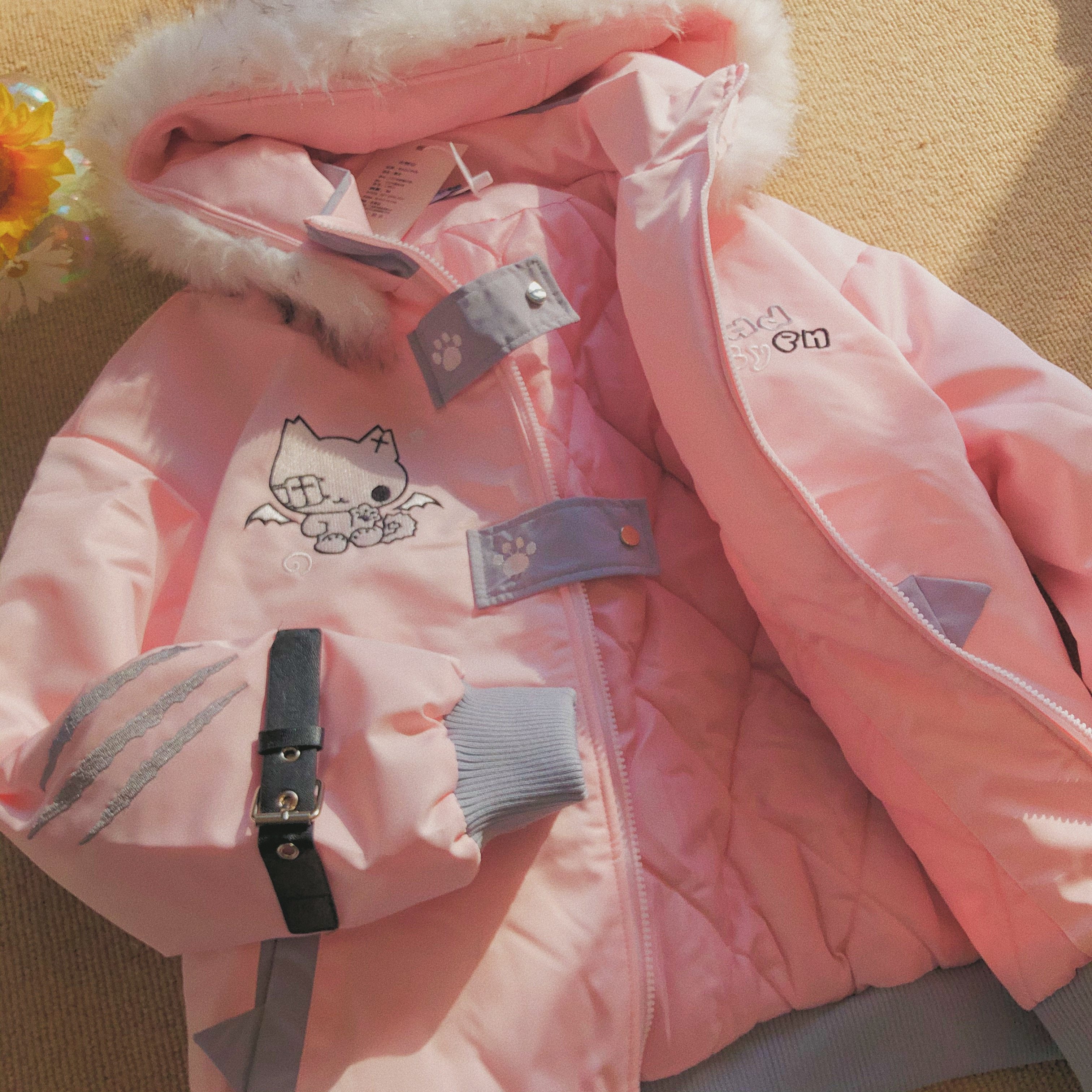 Daiwing 可爱猫咪刺绣派克棉服女冬季连帽毛领保暖外套软妹棉衣