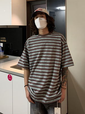 UPDAYWANG复古青年美式短袖T恤