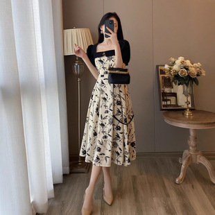 韩式 a字连衣 精美纯欲风设计感显瘦拼接碎花裙女夏新款 方领泡泡袖