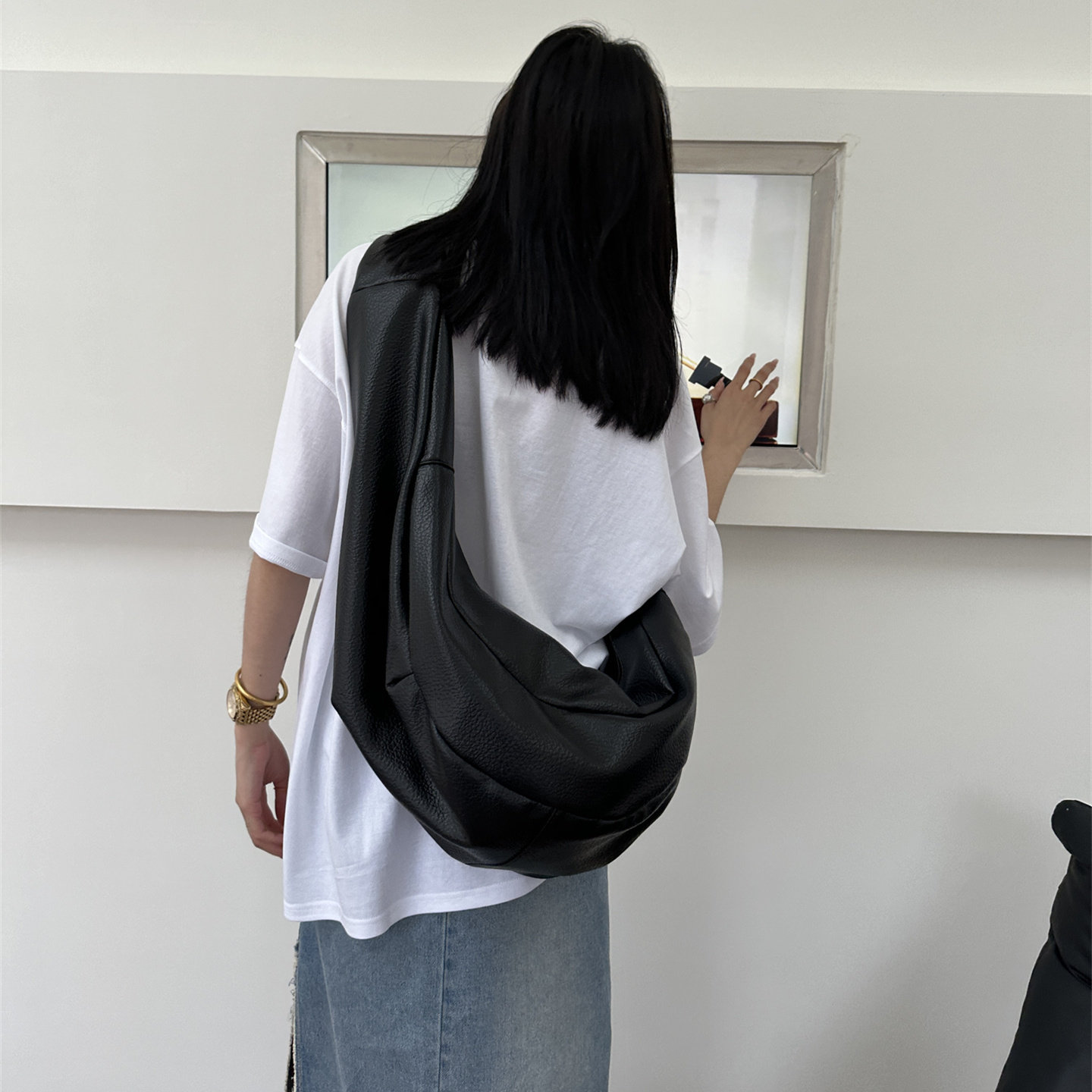 日韩风软皮饺子包女2025新款大容量简约百搭单肩斜挎包