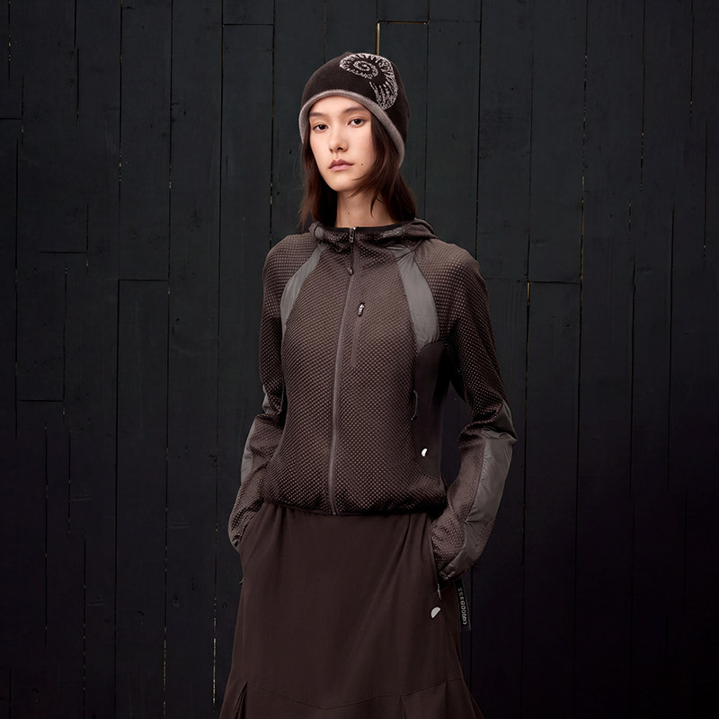 新雪丽棉 半圆女装[运动]2026秋季修身连帽轻户外保暖休闲外套女