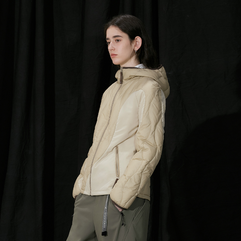 日本超轻尼龙 半圆女装[运动]2025冬季新款绗线拼接羽绒服女高级