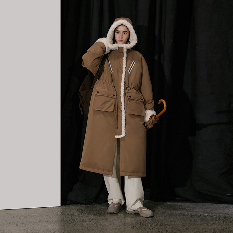 半圆女装[运动]2025冬季新款焦糖色长款羽绒服女插肩袖小众感