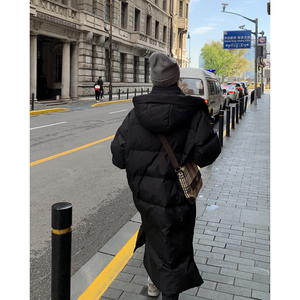 90白鸭绒长款羽绒服女冬季2024新款超长过膝中戏艺考黑色加厚外套