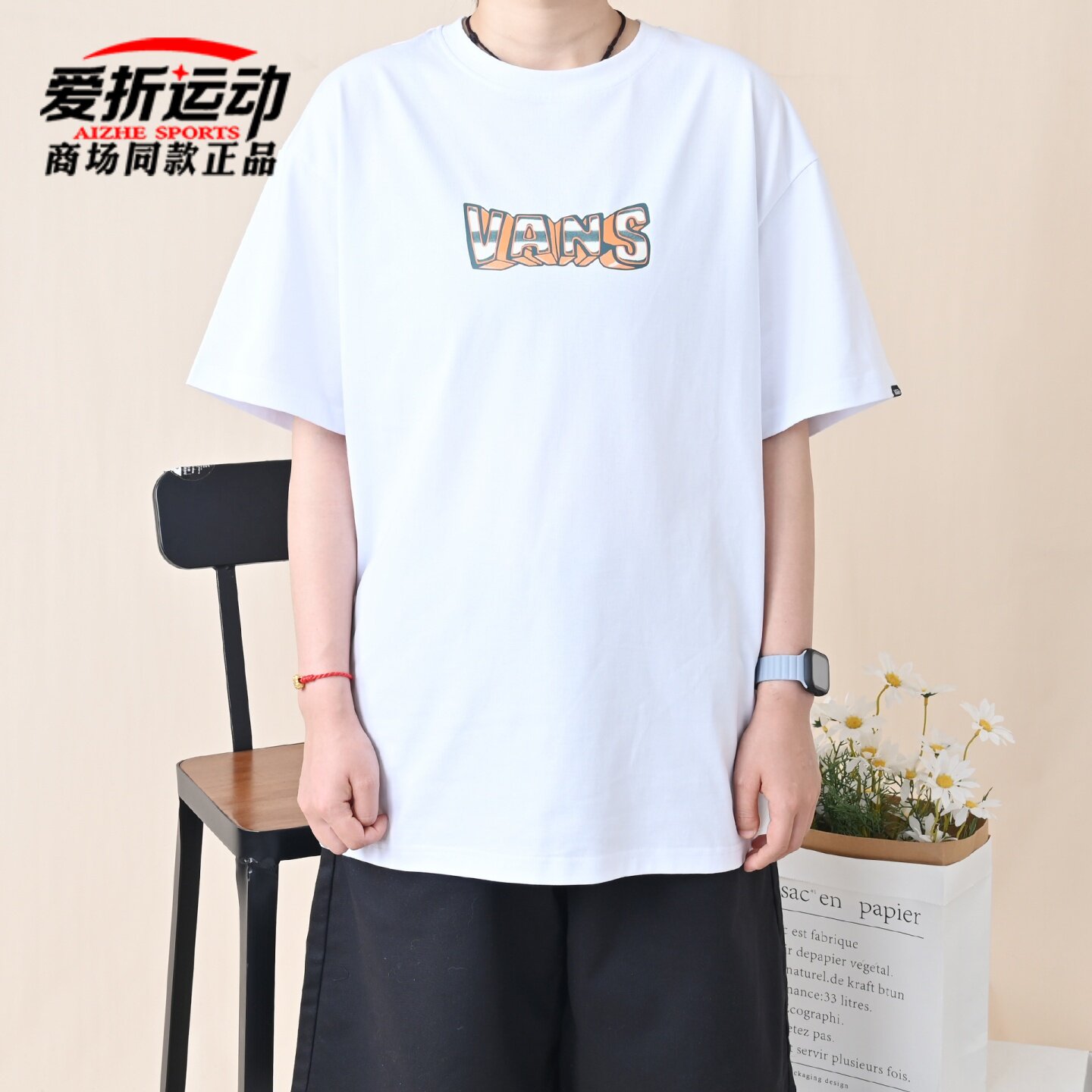 VANS范斯新款男子白色卡通鳄鱼短袖宽松休闲舒适T恤衫VN000TMTJVY