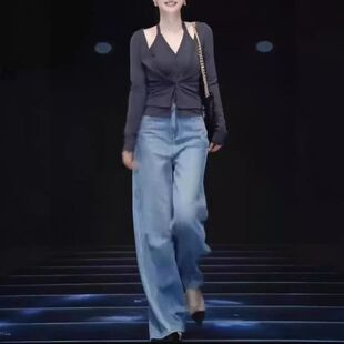 24621大爱美依缘2024早秋新时尚 女 挂脖假两件上衣高腰直筒牛仔裤