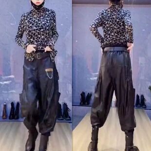 211057大爱美依缘2024冬季新款女高领修身花衫水洗PU皮休闲裤女潮