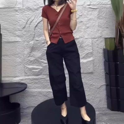 24250大爱美依缘2025夏季新款修身显瘦V领单排扣上衣休闲直筒裤女