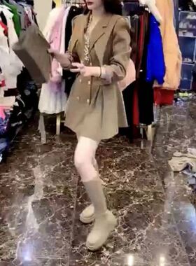 88219大爱美依缘2025春季新翻领泡泡袖西装连衣裙修身显瘦百褶裙