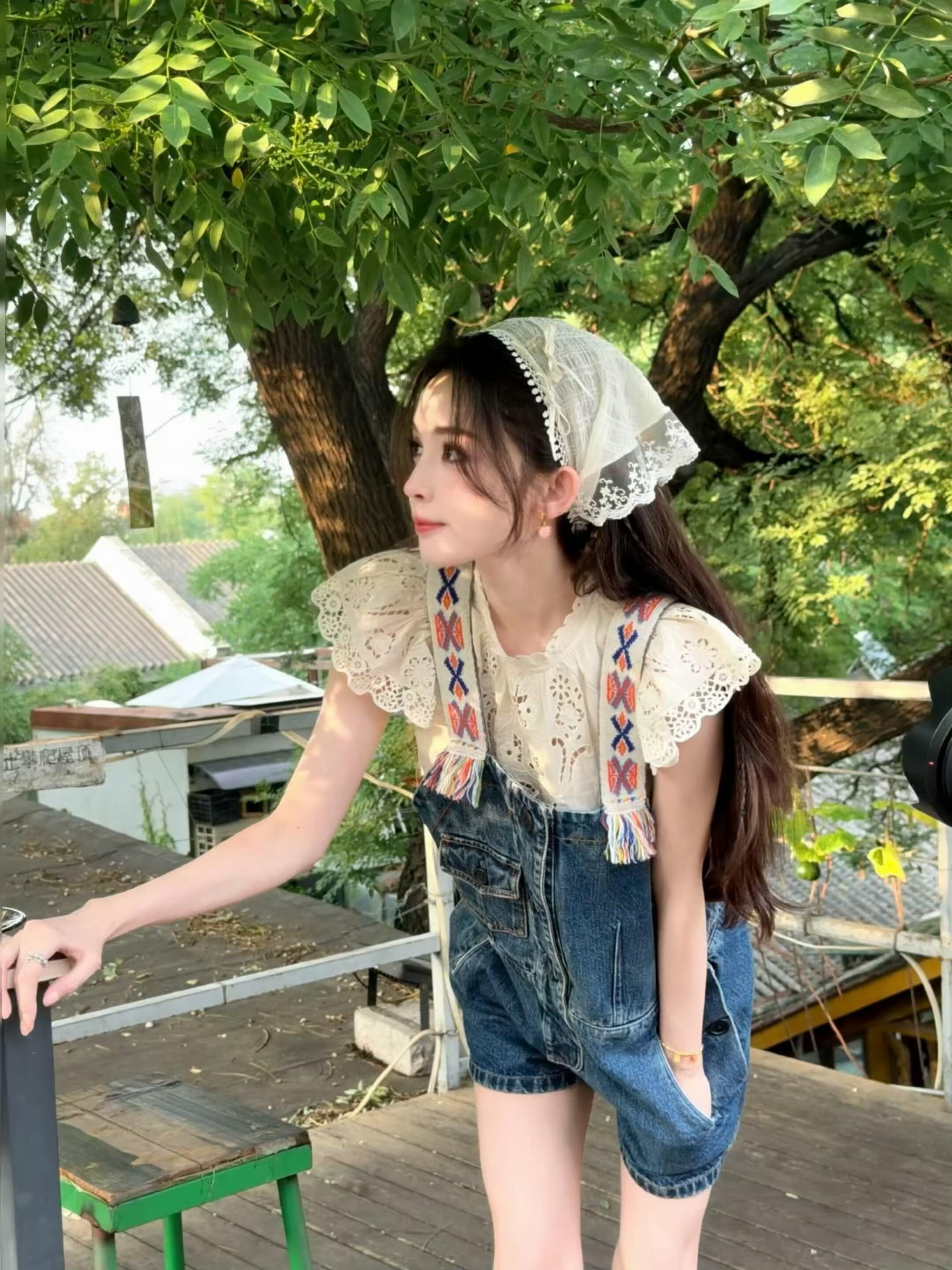 娜扎同款复古田园风连体牛仔背带裤女26早秋新款巨好看显瘦裤子