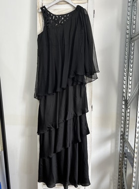 不退换 欧美单女式礼服裙 样品码 胸围86 微瑕（掉了几粒珠）