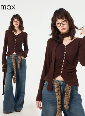 didimax冬季新款V领褶皱小衫 贝壳点缀女上衣 修身针织衫W46462