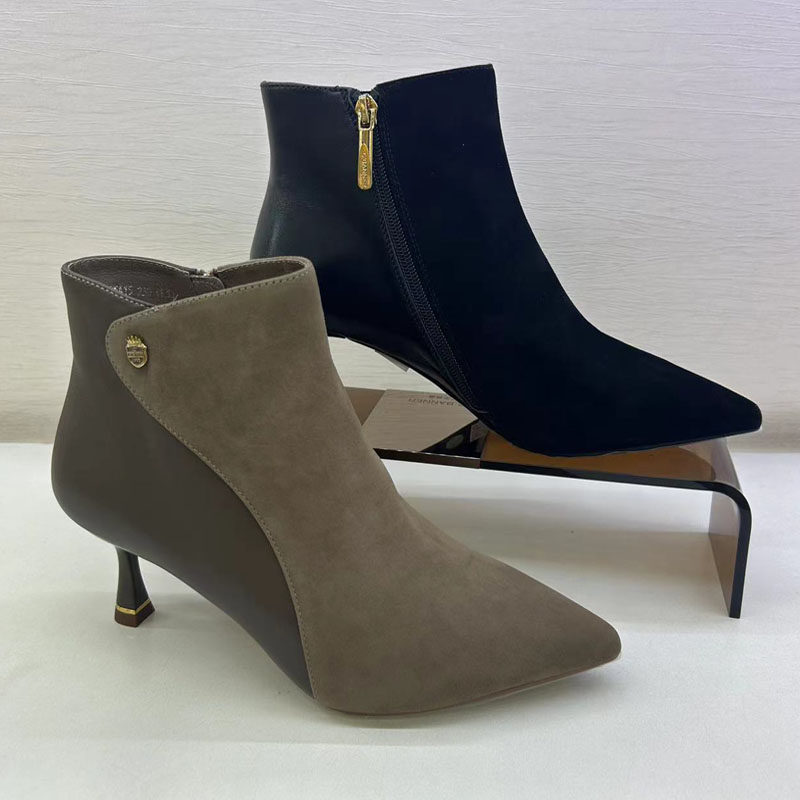 C.BANNER千百度2025冬专柜正品尖头细跟拼接简约短靴子A25571635