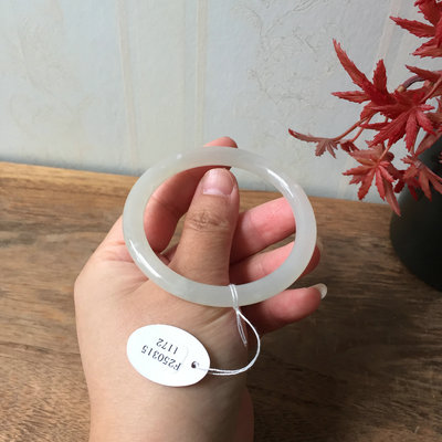 天然和田玉青海料灰白色玉镯保真