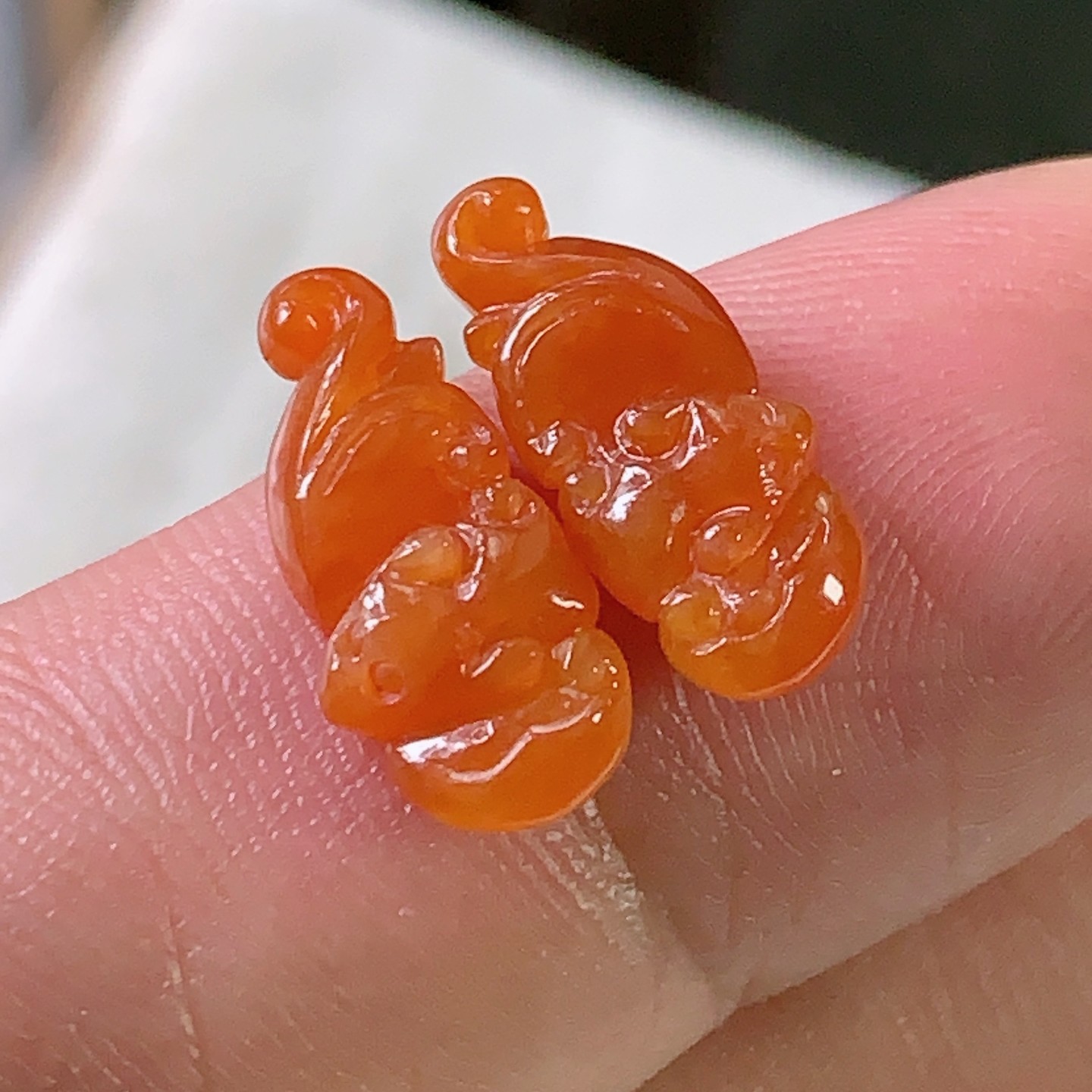 缅甸A货红翡蝙蝠一对送证书