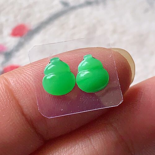 阳绿翡翠A货葫芦一对送证书