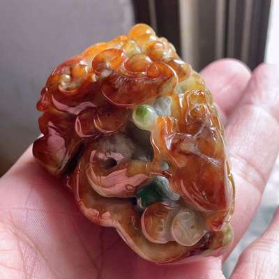 缅甸翡翠黄加绿五毒手玩把件