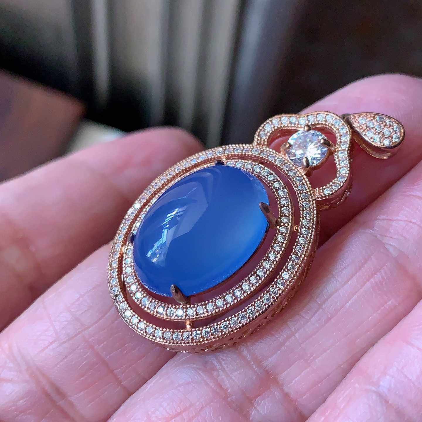 翠都翡翠珠宝饱满玛瑙蓝玉髓925银镶嵌吊坠送证书200784