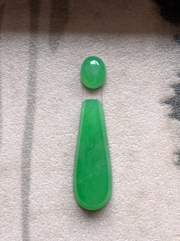 翠都翡翠珠宝缅甸天然a货玉石冰种阳绿平面水滴戒面一套100219