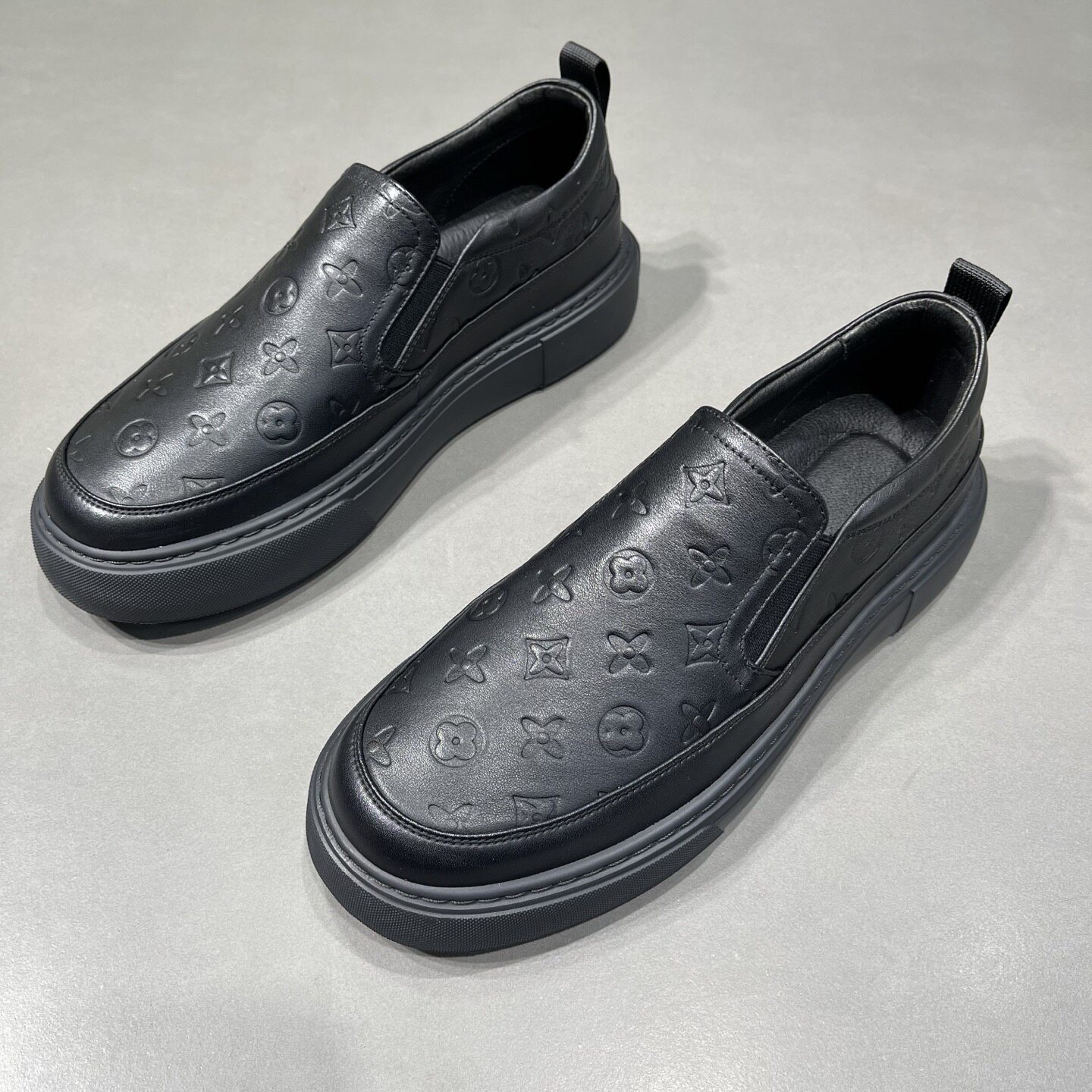 枫之时尚夏天一脚蹬厚底增高休闲鞋轻便舒适透气发型师牛皮男板鞋