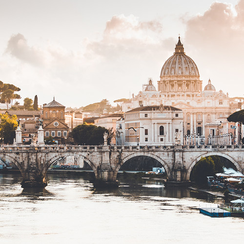 【包机控房】全国飞意大利多航班可选、心选性价酒店~ 【天天出发】不论您身处何方，随时随地每天都可出发~ 【专业服务】境外旅居多年旅游策划师，为您量身策划行程~ 【急速响应】在线客服随时为您答疑解惑，欢迎咨询可电话~