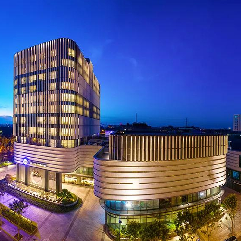 上海临港美爵酒店1晚早餐+海湾公园/电影票/碧海金沙或晚餐（周五六自助晚餐）