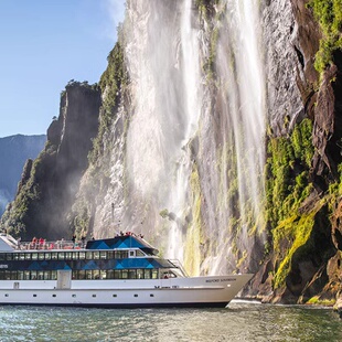 新西兰旅游米尔福德峡湾一日游皇后镇/蒂阿瑙往返含游船午餐大巴