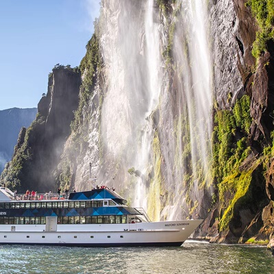 新西兰旅游米尔福德峡湾一日游皇后镇/蒂阿瑙往返含游船午餐大巴