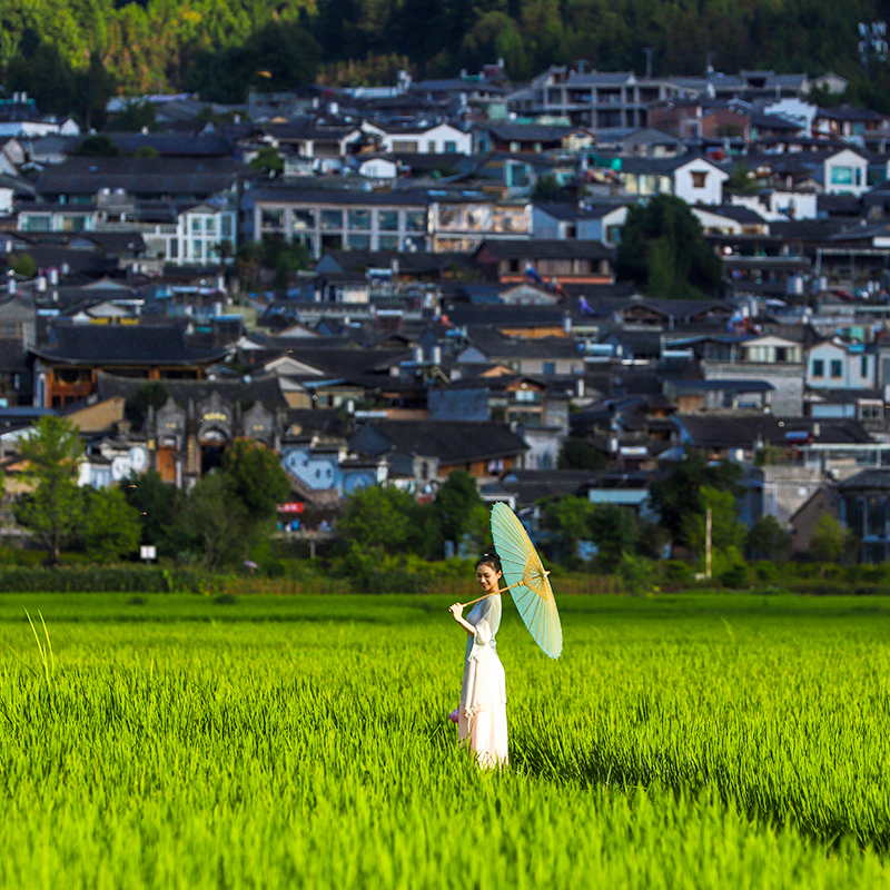 周末不加价，和顺古镇旁，送价值298元/人柏联双人温泉体验 在中庭，听水声潺潺，感受时间的呼吸，古朴致远 欣赏古镇日出，遥望炊烟袅袅，和风容与，或缓步慢行，抬头撞见满天繁星