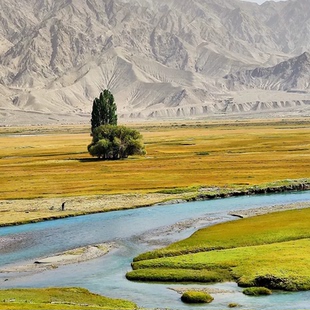 新疆旅行乌市出发南疆深度大环线品质舒适8日游