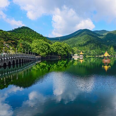 带着父母游江西庐山景德镇望仙谷三清山篁岭龙虎山6日游精致小团