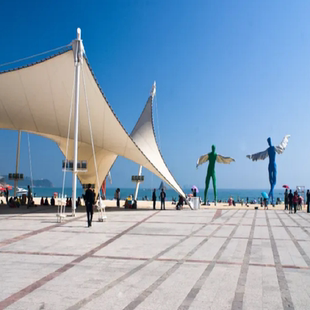 深圳3日2晚私家团-华发滑雪+世界之窗+中英街+大梅沙沙滩