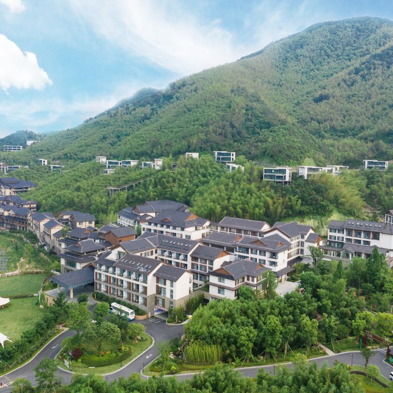莫干山江南瑶坞竹想度假酒店2晚+瑶池汤泉+瑶坞观光门票+淘气堡+早餐