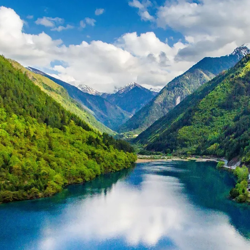 九寨沟自由行酒店1晚住宿+九寨沟门票+观光车（可选人数）