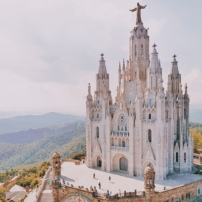 6-15人精致小团·西班牙巴塞罗那13天12晚半自助游罗卡角佩纳宫