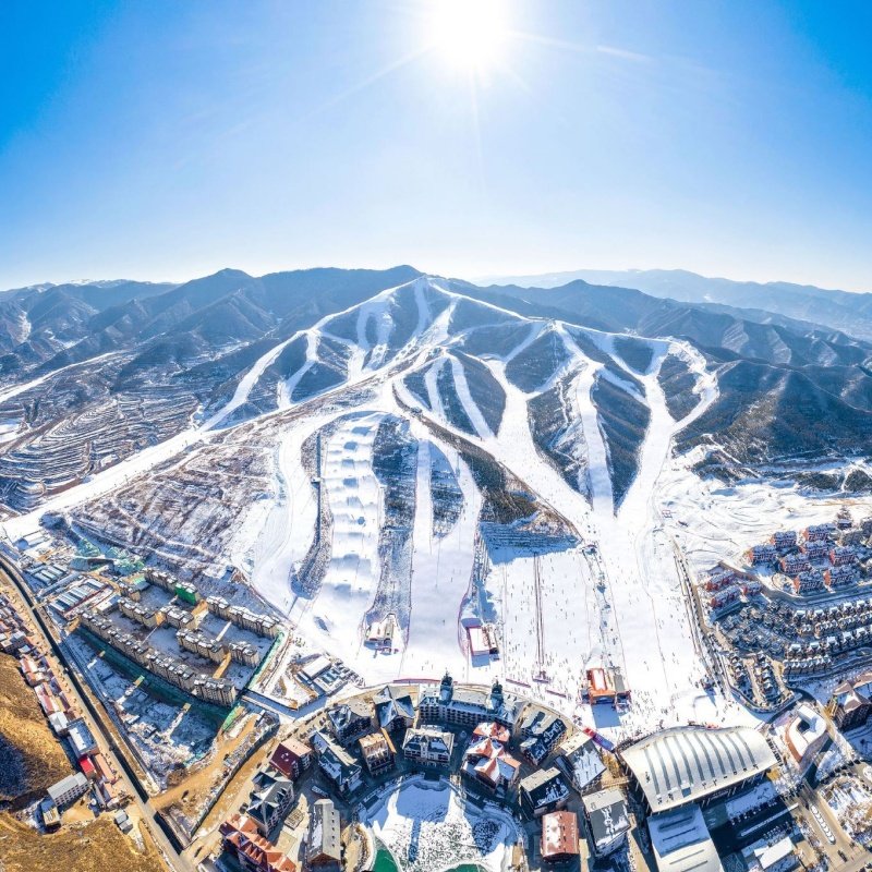 【2住2滑】张家口富龙晴山小筑2晚+富龙滑雪场全雪区雪票+景区穿